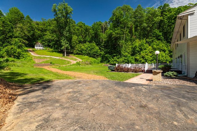 N2194 Valley ROAD, La Crosse, WI 54601