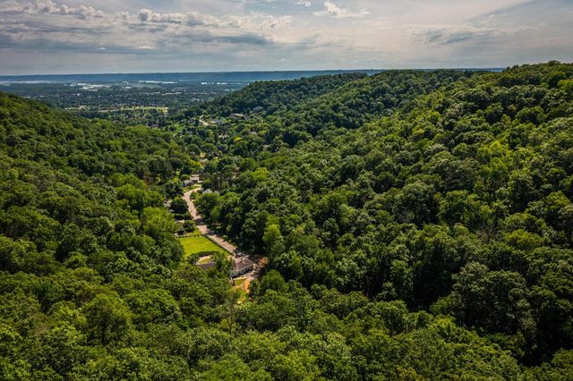 N2194 Valley ROAD, La Crosse, WI 54601