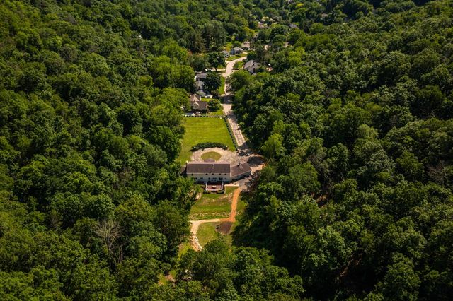 N2194 Valley ROAD, La Crosse, WI 54601