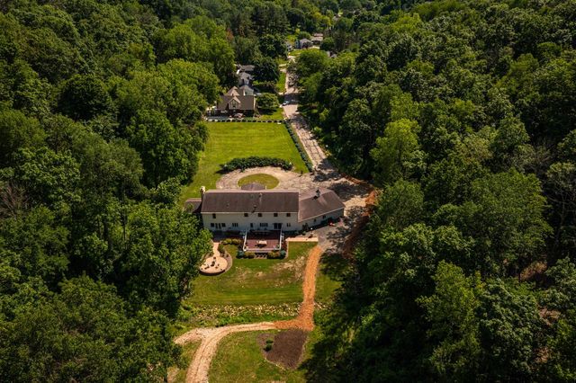 N2194 Valley ROAD, La Crosse, WI 54601