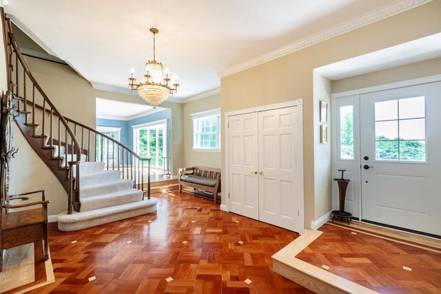 N2194 Valley ROAD, La Crosse, WI 54601