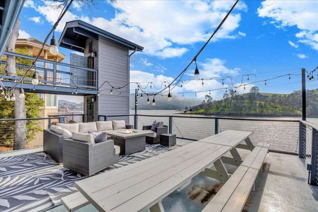 870 Bret Harte Dr, Copperopolis, CA 95228