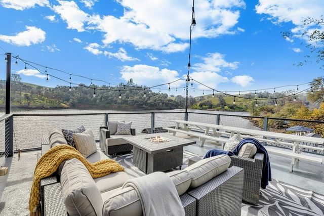 870 Bret Harte Dr, Copperopolis, CA 95228