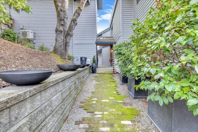 870 Bret Harte Dr, Copperopolis, CA 95228