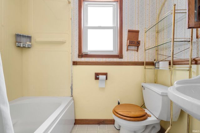 1902 Randolph Street, South Bend, IN 46613