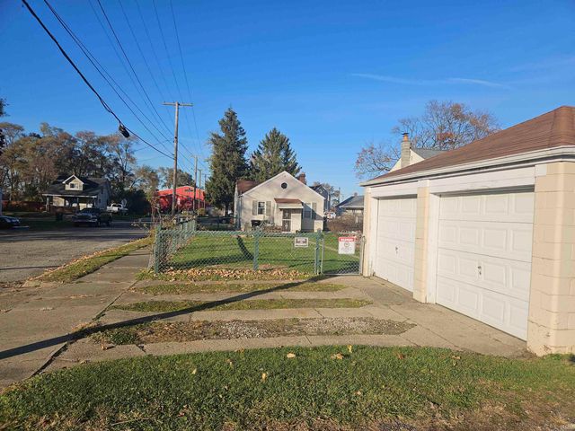 1902 Randolph Street, South Bend, IN 46613