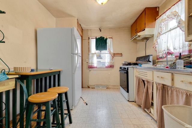 1902 Randolph Street, South Bend, IN 46613