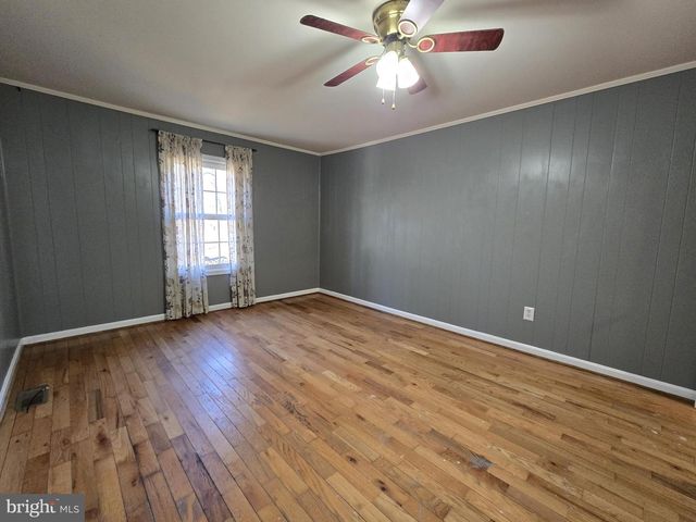 803 TOMAHAWK TRL, Winchester, VA 22602