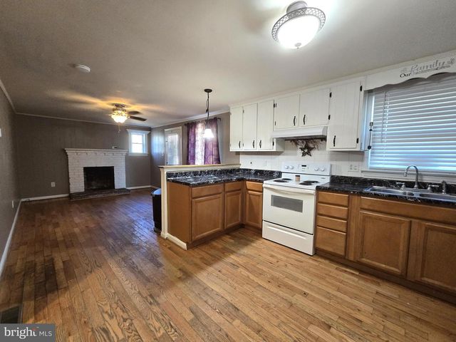 803 TOMAHAWK TRL, Winchester, VA 22602