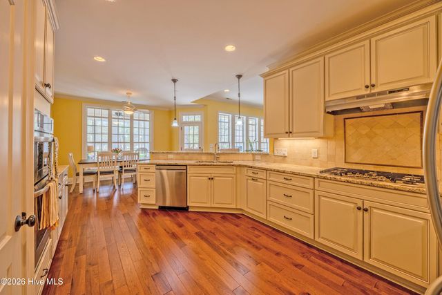 107 Red Sunset Court, Wallace, NC 28466