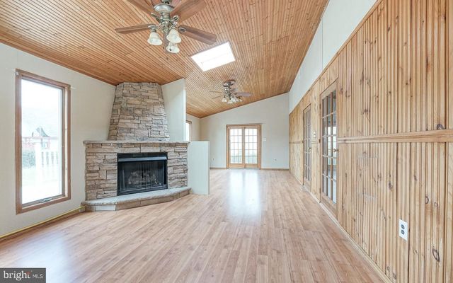 26 ELDERBERRY LN, Willingboro, NJ 08046