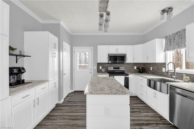 7039 Old 421 Road, Liberty, NC 27298