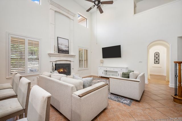 43 Three Lakes Drive, San Antonio, TX 78248