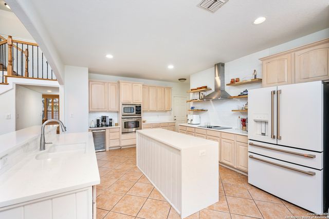 43 Three Lakes Drive, San Antonio, TX 78248