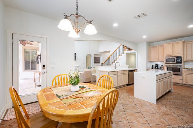 43 Three Lakes Drive, San Antonio, TX 78248