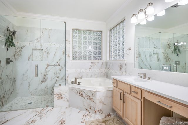 43 Three Lakes Drive, San Antonio, TX 78248