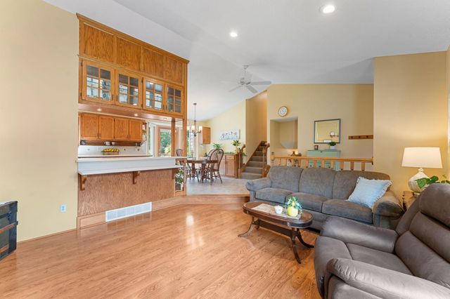 12611 Uplander Street NW, Coon Rapids, MN 55448