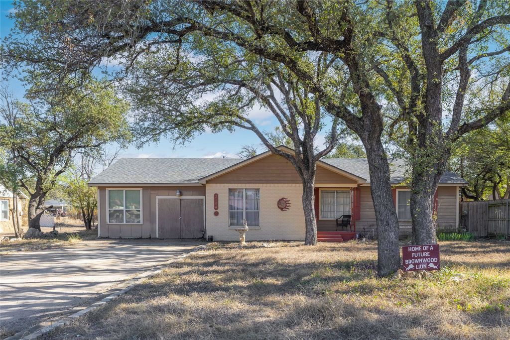 3304 Austin Avenue, Brownwood, TX 76801