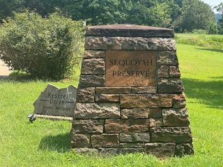 84 S Kestrel Drive, Fayetteville, AR 72703