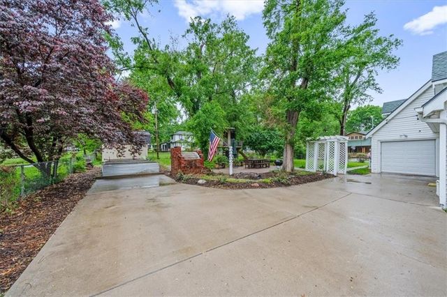 5730 Cody Street, Shawnee, KS 66203