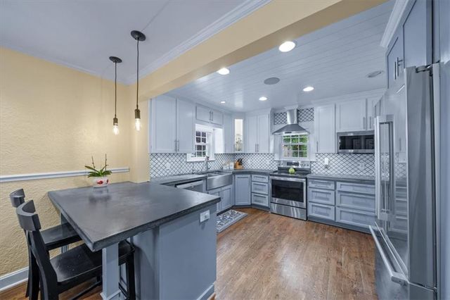 5730 Cody Street, Shawnee, KS 66203