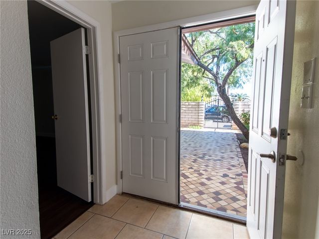 2660 Diamante Circle, Las Vegas, NV 89121