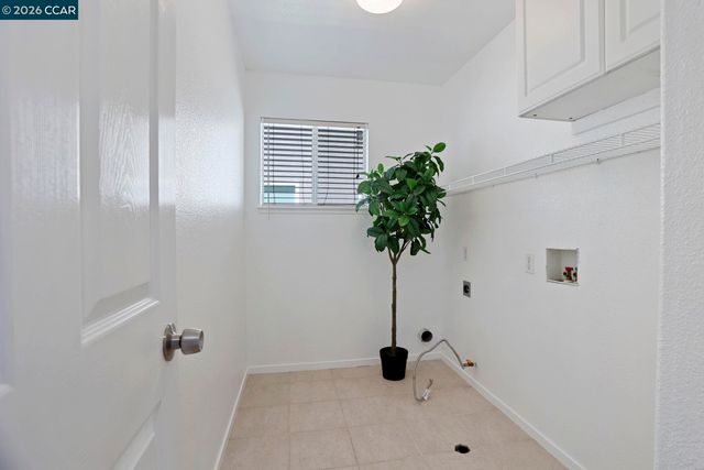 5568 Brook Falls Ct, Stockton, CA 95219