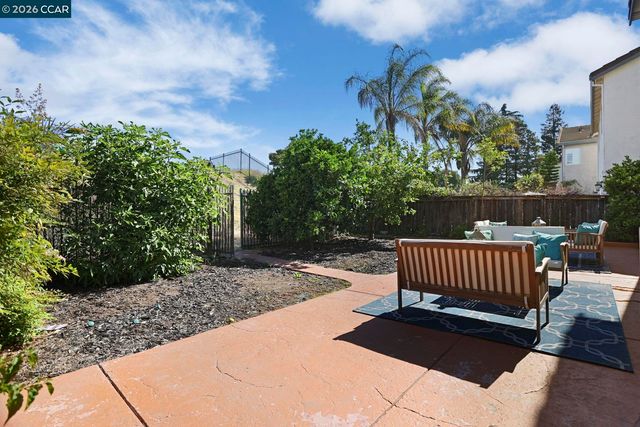 5568 Brook Falls Ct, Stockton, CA 95219