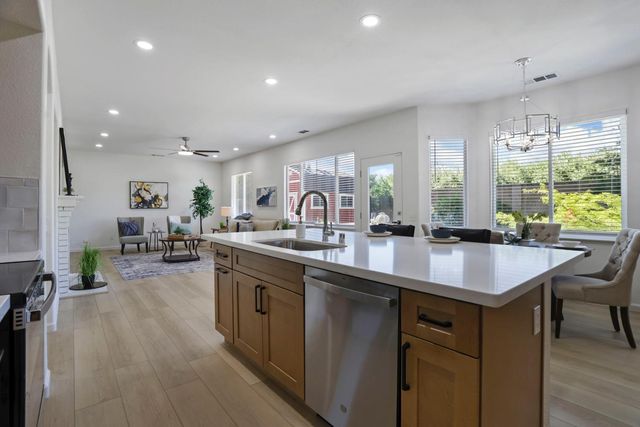 4301 Veranda Way, Modesto, CA 95357