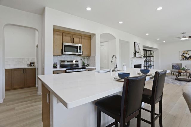4301 Veranda Way, Modesto, CA 95357