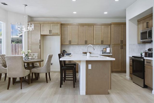 4301 Veranda Way, Modesto, CA 95357
