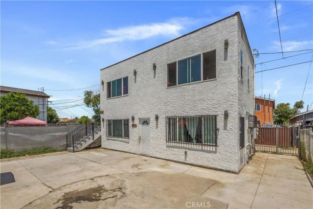 845 W 56th Street, Los Angeles, CA 90037