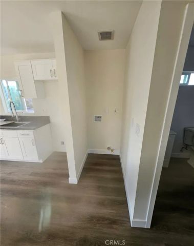 845 W 56th Street, Los Angeles, CA 90037