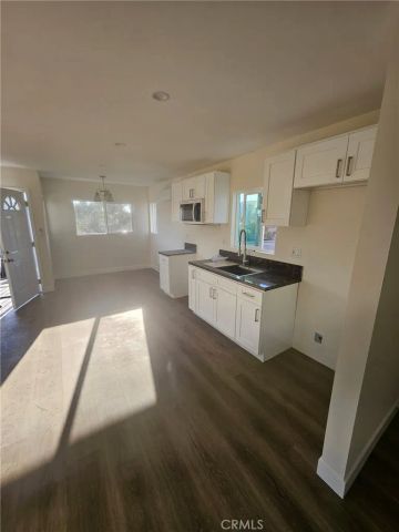 845 W 56th Street, Los Angeles, CA 90037