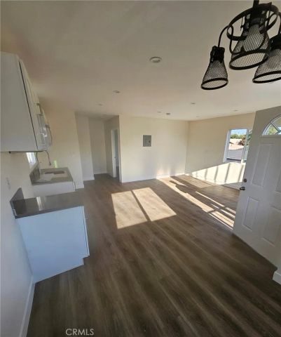 845 W 56th Street, Los Angeles, CA 90037