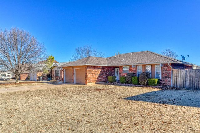 300 S English Drive, Moore, OK 73160