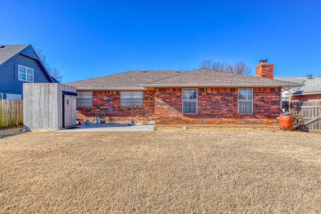 300 S English Drive, Moore, OK 73160