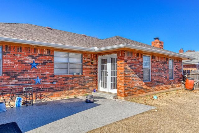 300 S English Drive, Moore, OK 73160