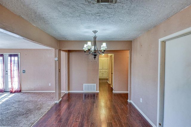 300 S English Drive, Moore, OK 73160