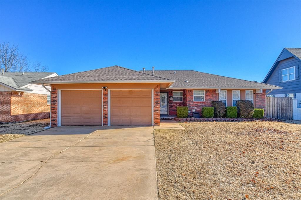 300 S English Drive, Moore, OK 73160