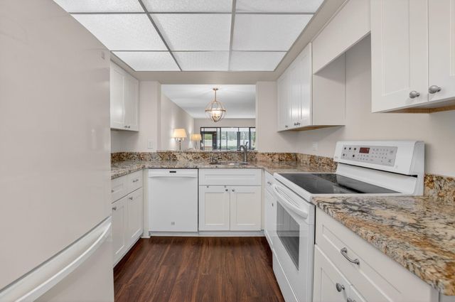 5021 Oakhill Lane 114, Delray Beach, FL 33484