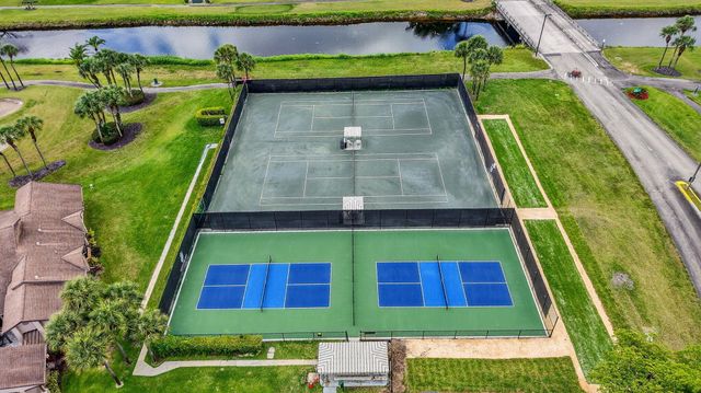 5021 Oakhill Lane 114, Delray Beach, FL 33484