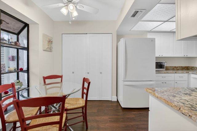 5021 Oakhill Lane 114, Delray Beach, FL 33484