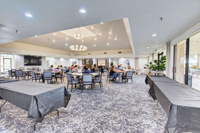 5021 Oakhill Lane 114, Delray Beach, FL 33484