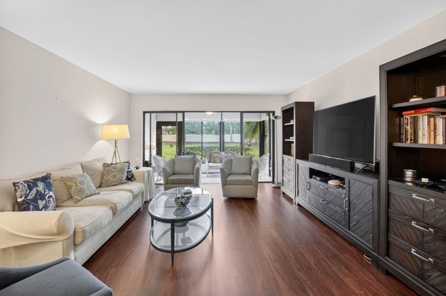 5021 Oakhill Lane 114, Delray Beach, FL 33484