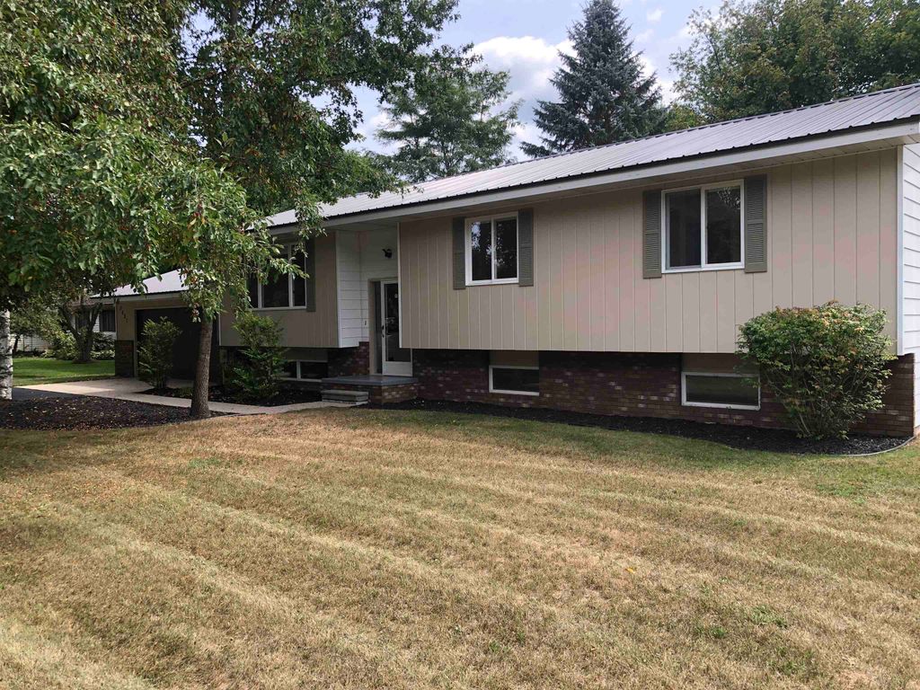 3431 Maradee Court, Farwell, MI 48622