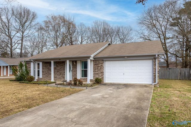 1807 E Brownston Court, Decatur, AL 35603