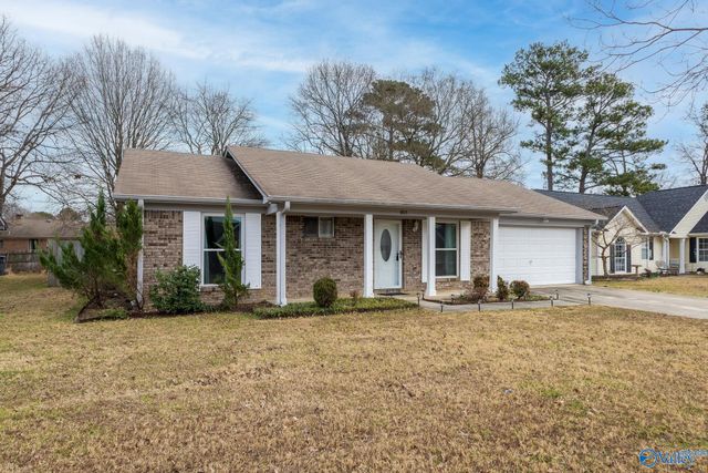 1807 E Brownston Court, Decatur, AL 35603