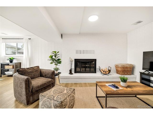 1535 S Zang Ct, Lakewood, CO 80228