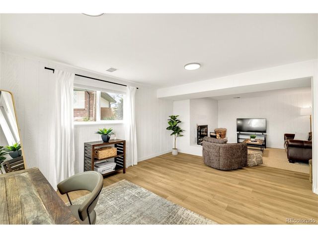 1535 S Zang Ct, Lakewood, CO 80228